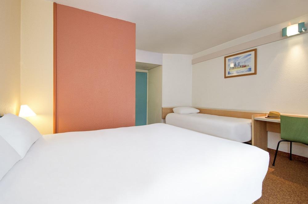 Готель Ibis Еґлетон Екстер'єр фото